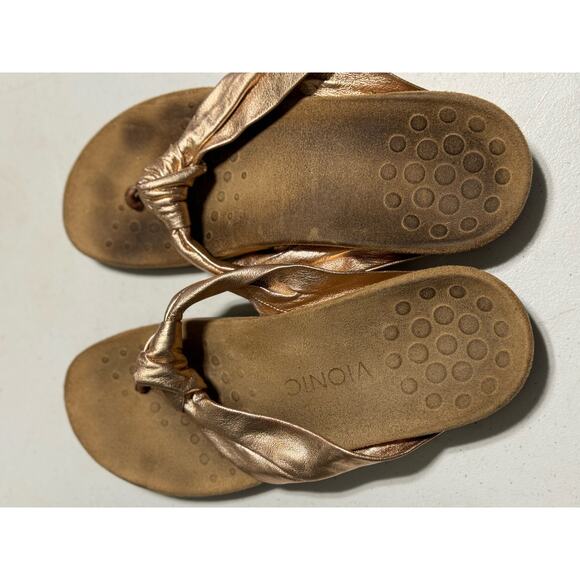 Vionic Pippa Gold Leather Thong Flip Flops Sz 7.5 - Picture 4 of 4